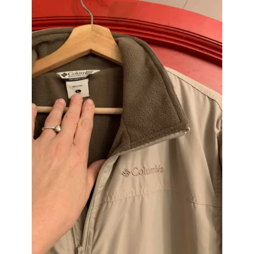 Columbia Size Large Tan Soft Shell Fleece Lined Coat Jacket Full Zip Warm Light